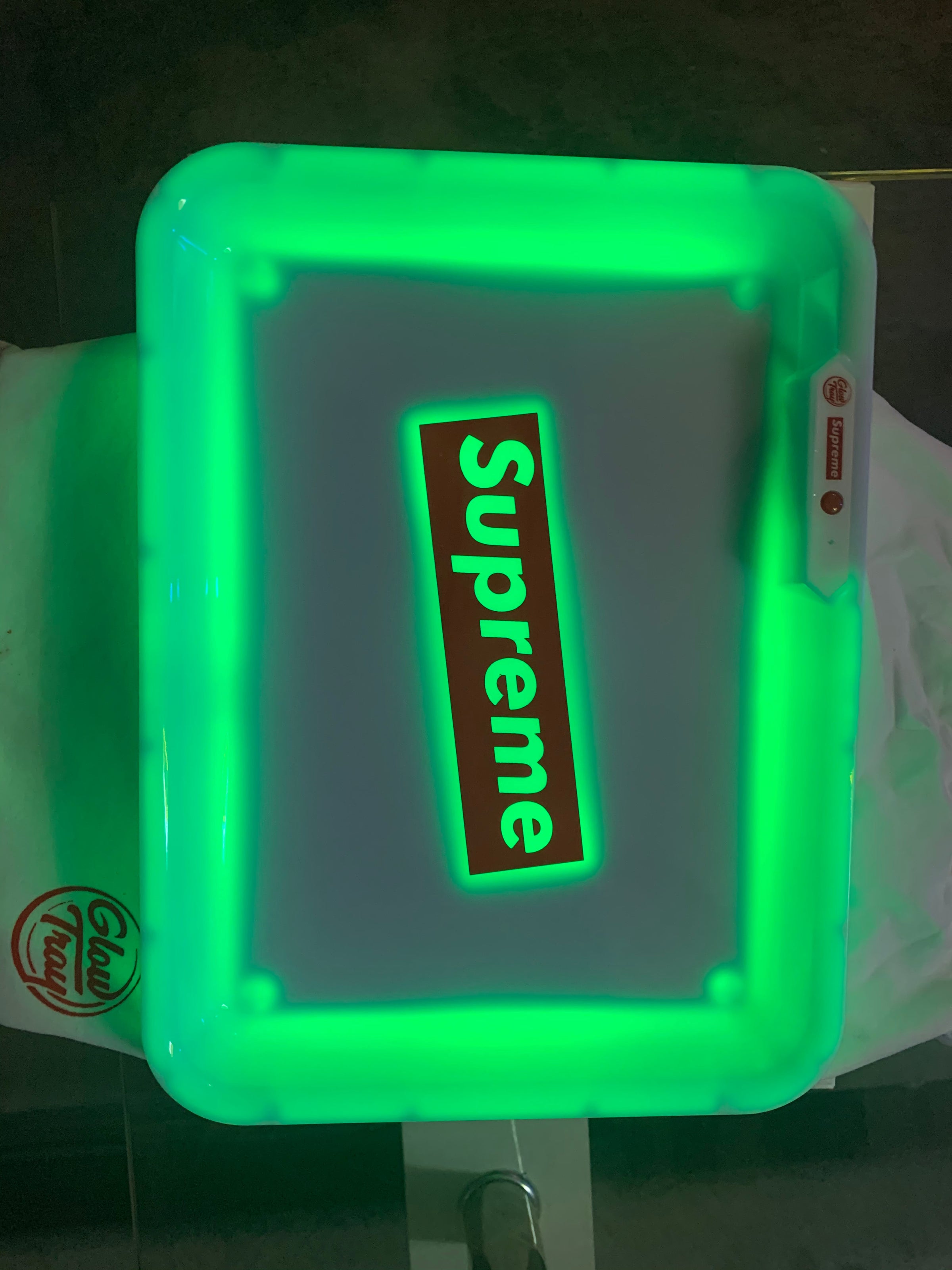 Supreme x Glow Tray | hookah&smoke